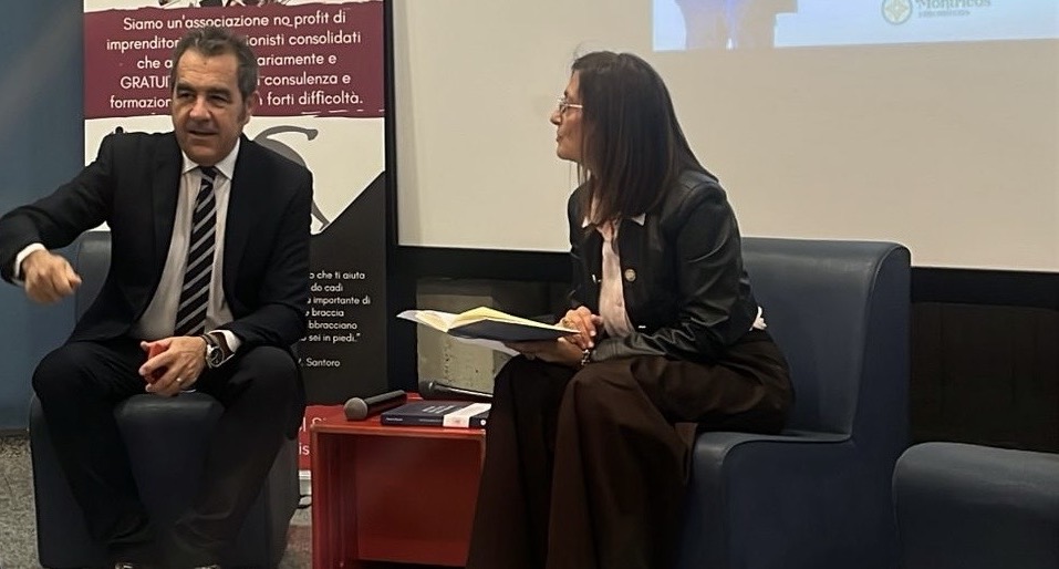 Pubblico durante la presentazione del libro